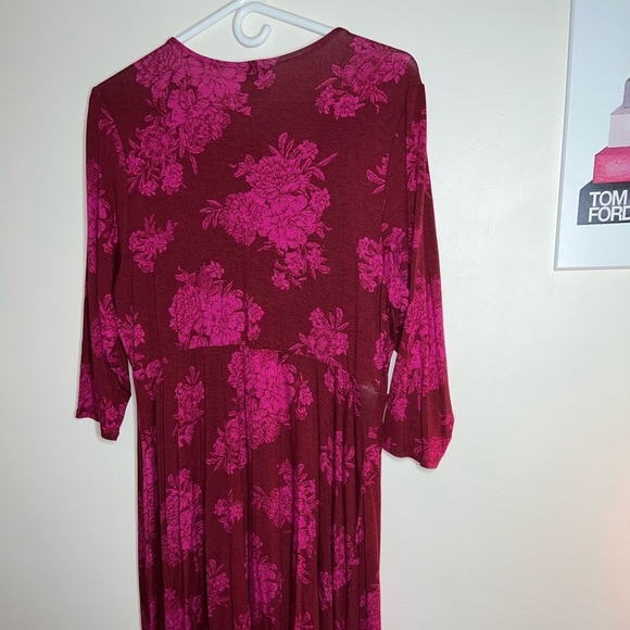NWT TORRID RED FLORAL JERSEY WRAP DRESS SIZE 0 - Picture 2 of 10